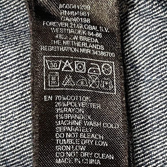 Forever21 Denim size 30 jean shorts & No Boundaries dark khaki shorts EUC - Picture 8 of 16